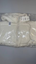 Zara КОРОТКИЙ АНОРАК С КАПЮШОНОМ  Ecru | 3046/223/712