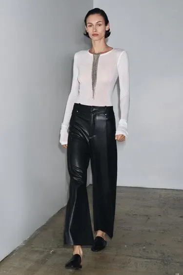 Брюки прямого кроя из искусственной кожи коллекция Zara «Zw»