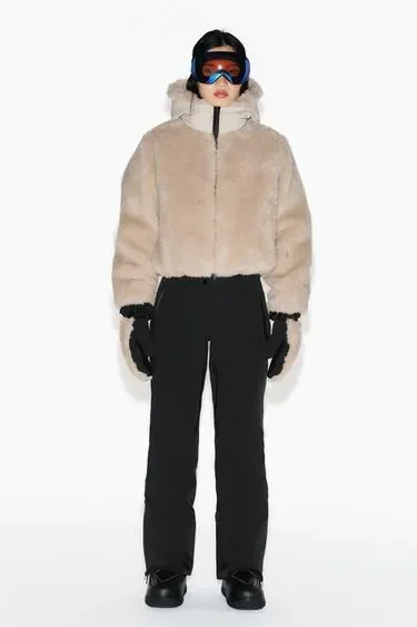 Zara Короткий пуховик с мехом на капюшоне ZARA «ATHLETICZ» купить с доставкой.