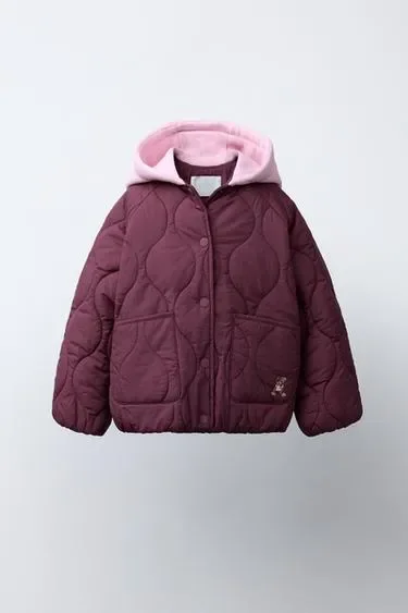 Zara Стеганая куртка с капюшоном и вышивкой в виде медвежонка