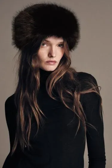 Zara Шапка бини с отделкой из искусственного меха купить с доставкой.