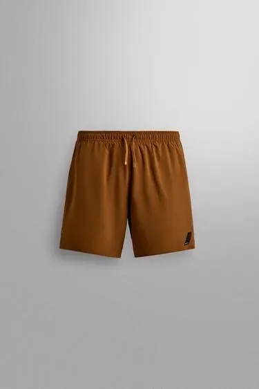 Базовые спортивные шорты