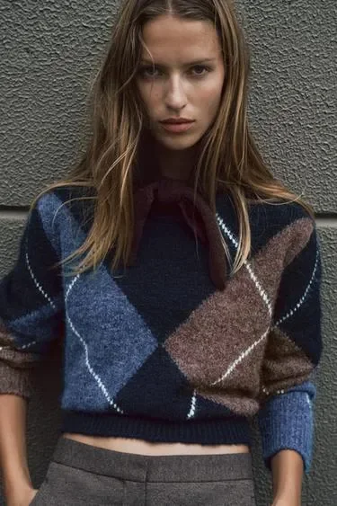Zara Трикотажный свитер в ромб купить с доставкой.