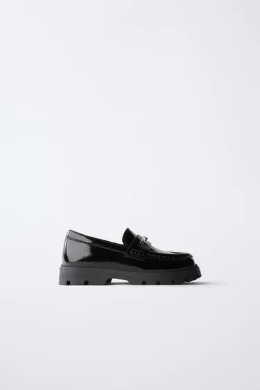Zara Лакированные лоферы со звездой