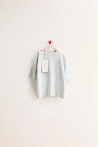 Zara «Timeless» - однотонная футболка из хлопка и льна