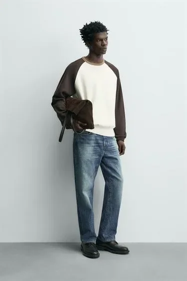 Толстовка с контрастными вставками и круглым вырезом