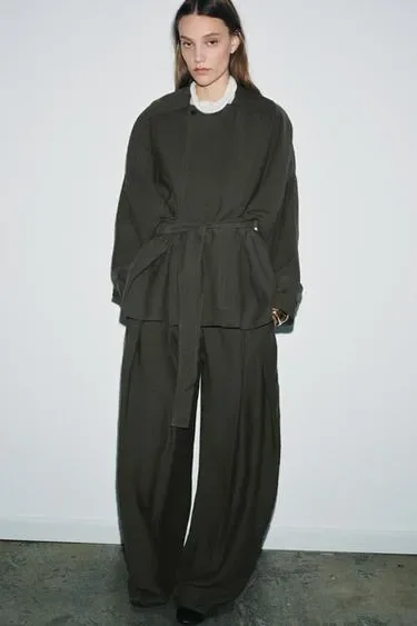 Короткий струящийся тренч — коллекция ZARA «ZW»