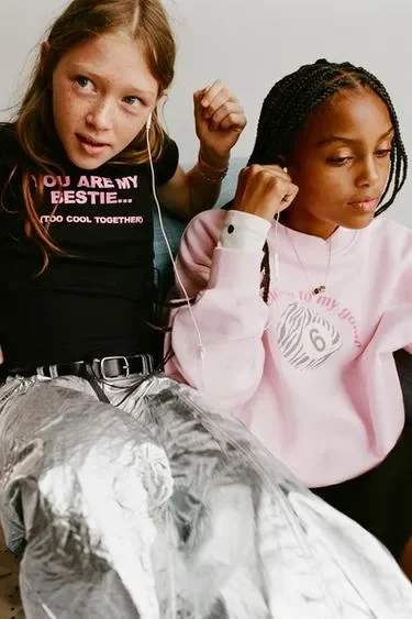 Zara Толстовка с принтом «бильярдный шар и зебра» купить с доставкой.