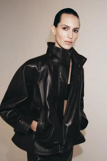 Бомбер из 100% кожи — коллекция Zara «Zw»