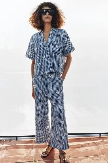 Zara Рубашка в клетку с вышивкой
