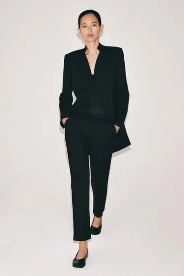 Длинный минималистичный блейзер — коллекция ZARA «ZW» лимитированная серия