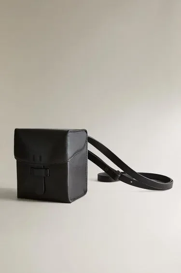 Zara Кожанный чехол для мгновенной камеры LOMOGRAPHY
