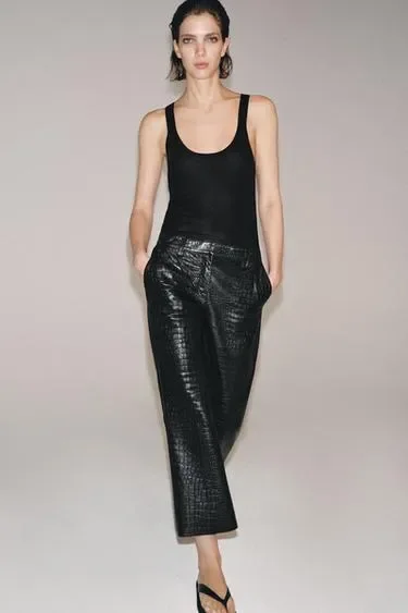 Zara Брюки из кожи с тиснением под кожу крокодила — коллекция ZARA «ZW» лимитированная серия