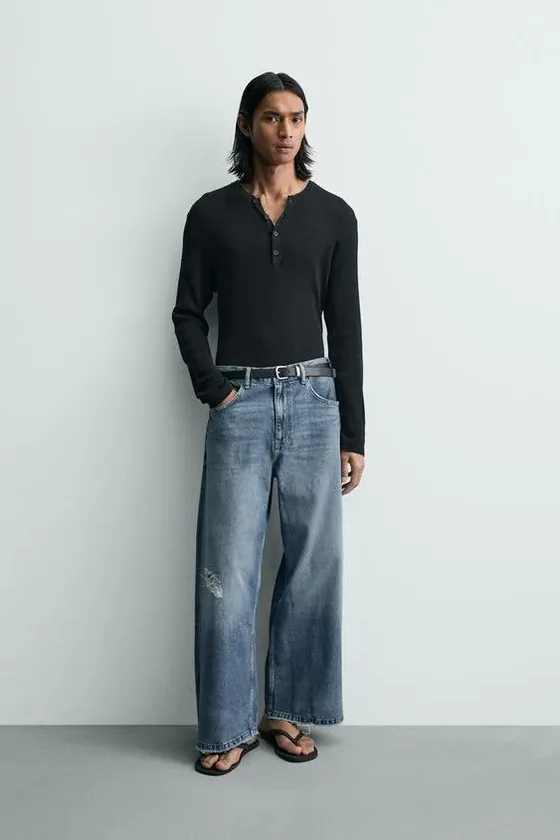 Zara Джинсы  с разрезами