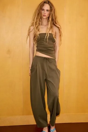 Zara Брюки с карманами и текстурой купить с доставкой.