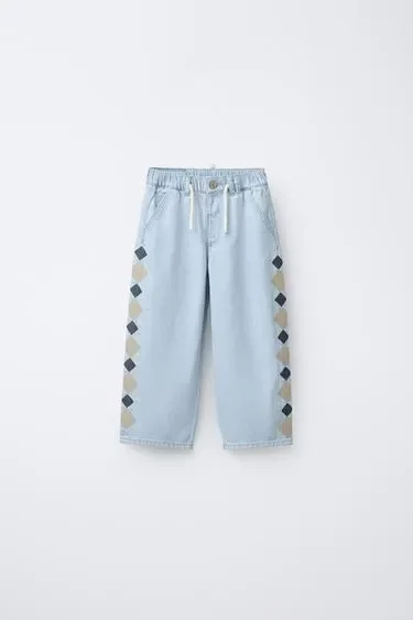 Zara Джинсы  с вышивкой
