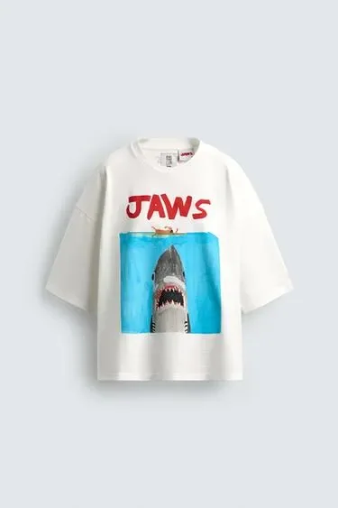 Футболка с иллюстрацией JAWS ©UCS LLC AND AMBLINX DYLAN´S T-SHIRT CLUB X ZARA