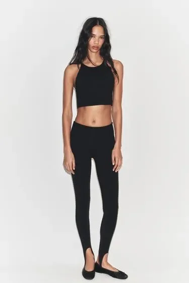 Zara Эластичные легинсы со штрипками купить с доставкой.