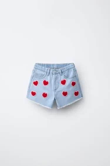 Zara Джинсовые шорты с вязаными сердечками