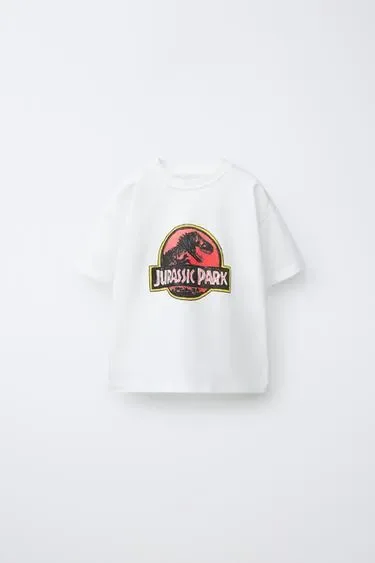 Футболка с изображением Jurassic Park© X Dylan´S T-Shirt Club X Zara