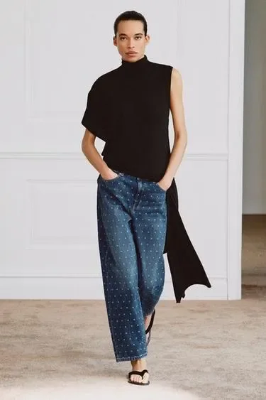 Зауженные джинсы со средней посадкой и принтом в горошек — коллекция ZARA «ZW»