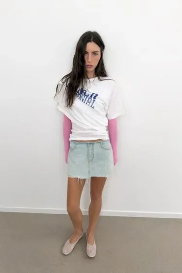 Zara Джинсовая мини-юбка TRF с разрывами купить с доставкой.
