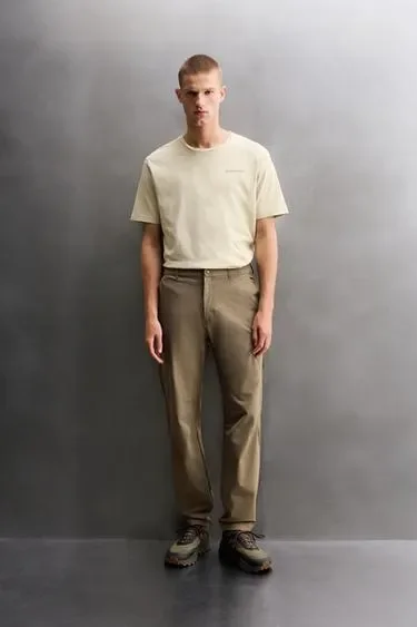 Zara Брюки GRAVEL из высокотехнологичной ткани купить с доставкой.