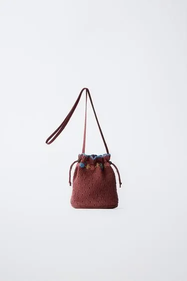 Zara Вязаная сумка с вышитыми цветами