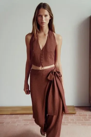 Zara Укороченный топ с горловиной халтер