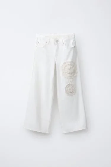 Zara Джинсы с цветами крючком купить с доставкой.