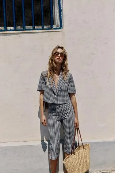 Zara Короткий блейзер в клетку виши