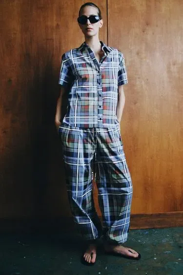 Zara Рубашка в клетку с коротким рукавом — коллекция ZARA «ZW» купить с доставкой.