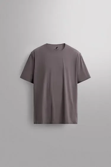 Zara Техническая футболка из рельефной ткани
