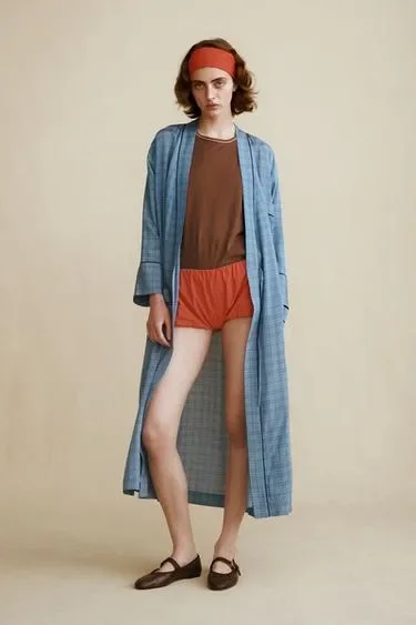 Платье миди в клетку из коллекции CARAMEL LONDON X ZARA купить с доставкой.