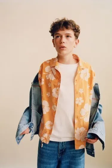Zara Рубашка с цветочным принтом