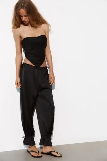 Zara Атласный топ без бретелей с завязками