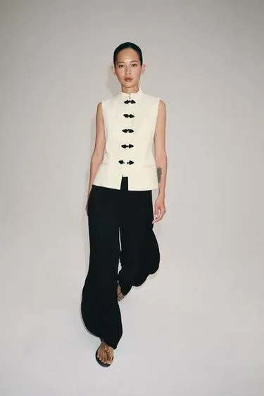 Zara Жилет облегающего кроя — коллекция ZARA «ZW»