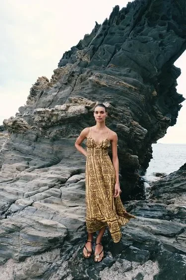 Zara Платье миди с вышивкой ришелье и вырезами