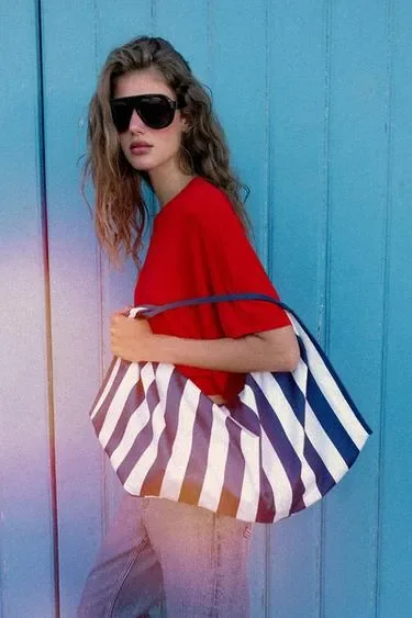Zara Большая сумка с принтом