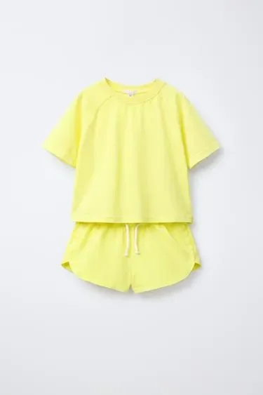 Zara Комплект из футболки и шортов для джоггинга купить с доставкой.