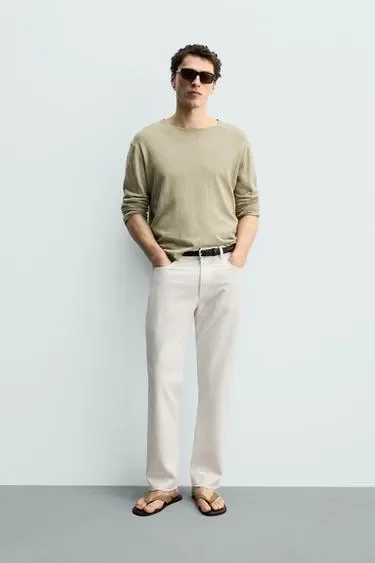 Zara Джинсы прямого кроя с необработанным краем
