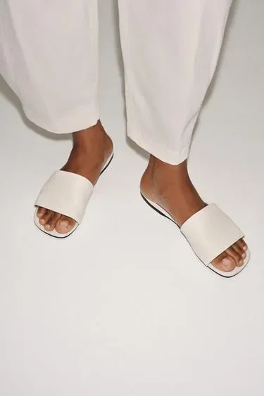 Zara Кожаные сандалии на плоской подошве купить с доставкой.