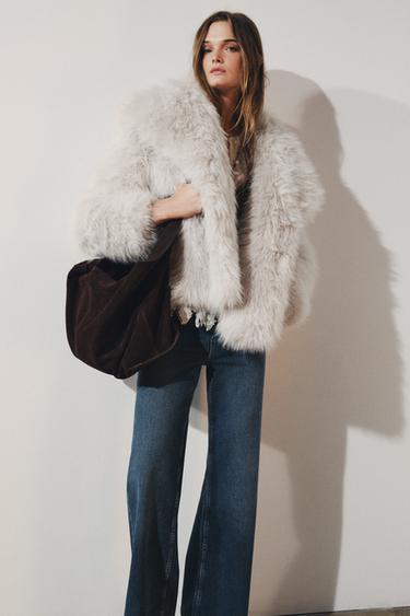 Пальто из искусственного меха коллекции ZARA WOMAN