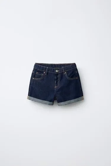 Джинсовые бермуды в стиле mom fit