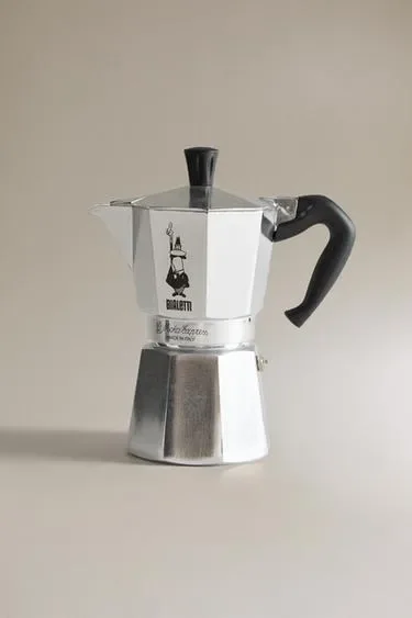 Zara Кофеварка BIALETTI на 6 чашек