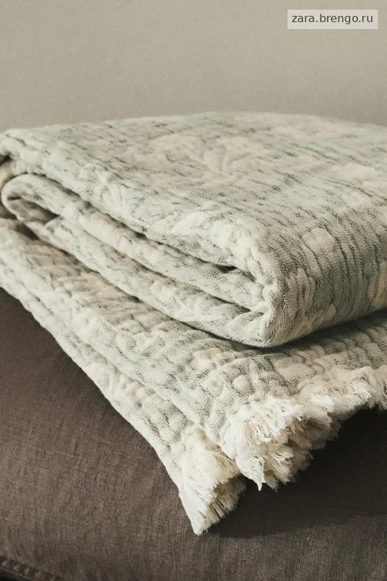 Плед из жаккардовой ткани с цветочным узором
