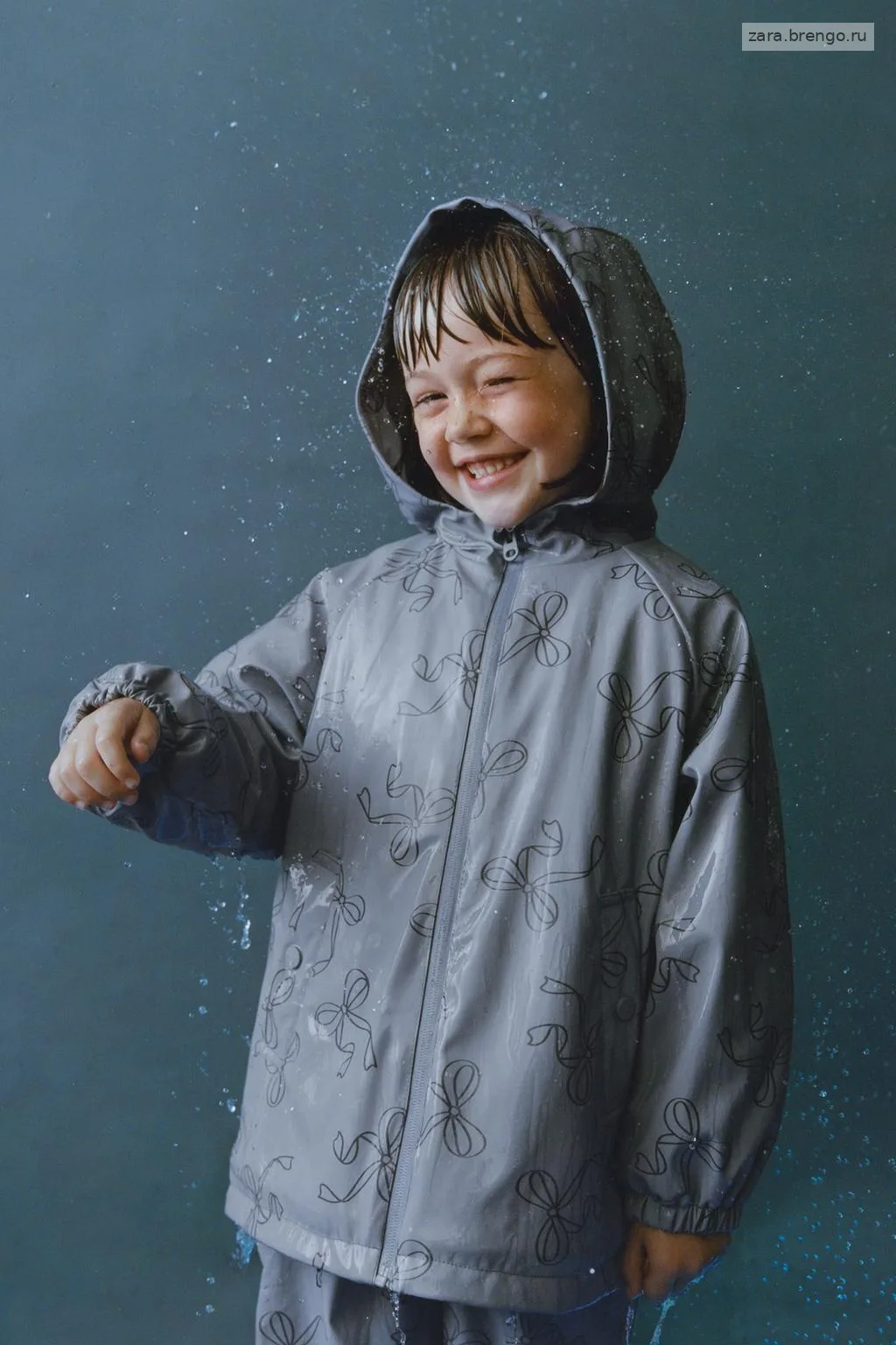 ПРОРЕЗИНЕННЫЙ ДОЖДЕВИК С ПРИНТОМ WATER RESISTANT