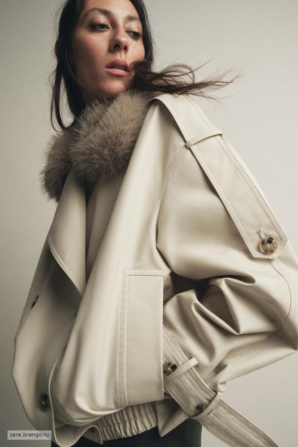 КУРТКА С ВОРОТНИКОМ ИЗ ИСКУССТВЕННОГО МЕХА — коллекция Zara «ZW»