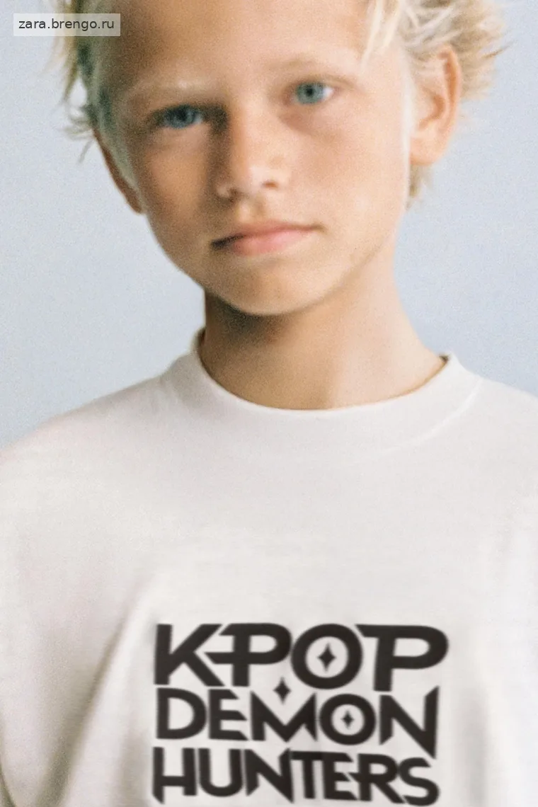 Футболка с принтом «Kpop Demon Hunters» © Netflix