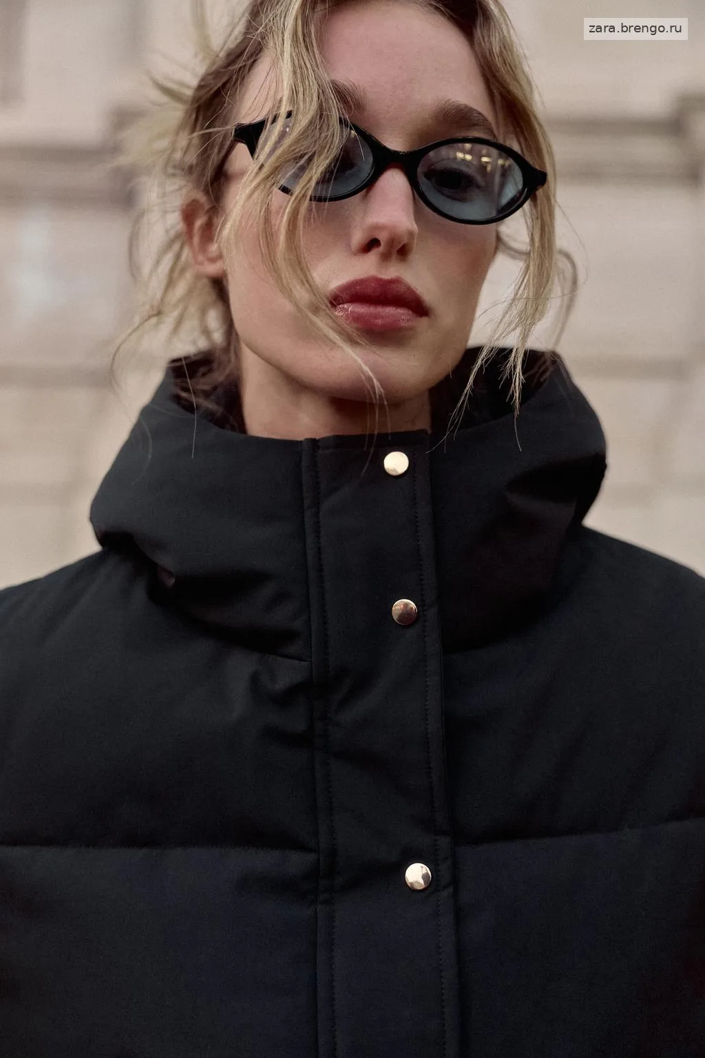 КОРОТКИЙ АНОРАК С КАПЮШОНОМ  WINDPROOF